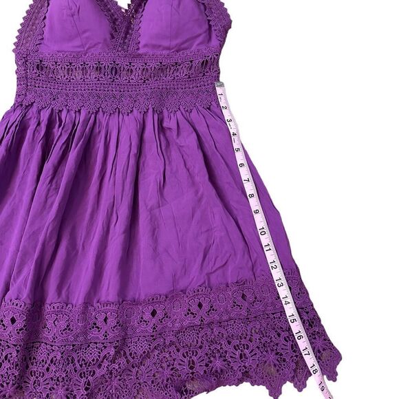 Fashion Nova ~ Lucie Lace Mini Dress ~ lace detailing ~ padded bust ~size XSmall - Picture 16 of 16